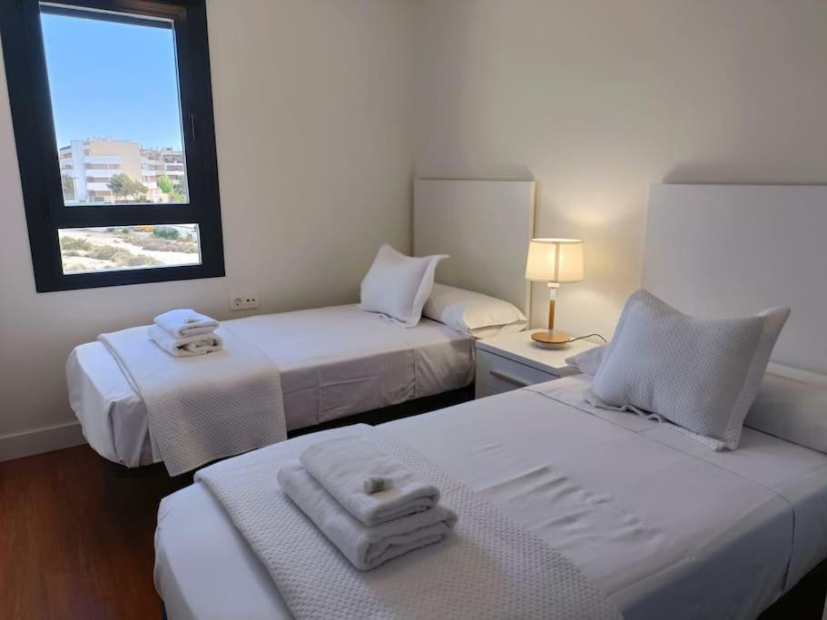 Nuevo Atico Toyo. Vistas Al Mar, Terraza, Solarium, Piscina, A/a, Wifi Y Garaje * El Toyo